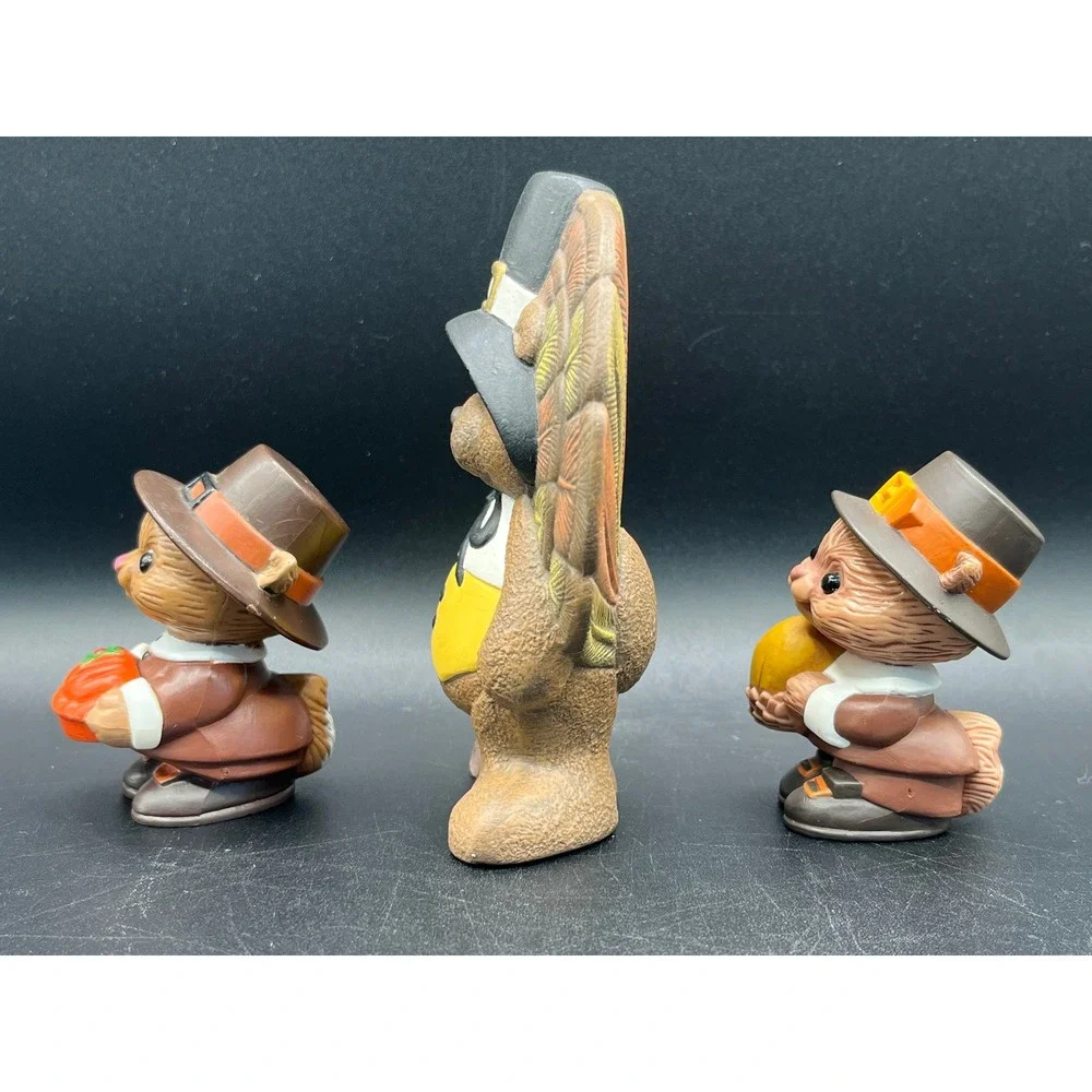 Vtg 3 Pc Thanksgiving Pilgrim Bear Turkey Figurine Squirrel Salt Pepper Shakers